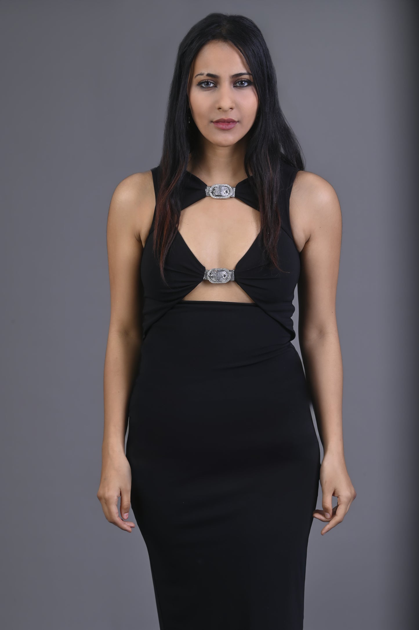 Robe noire élégante avec détails brillants