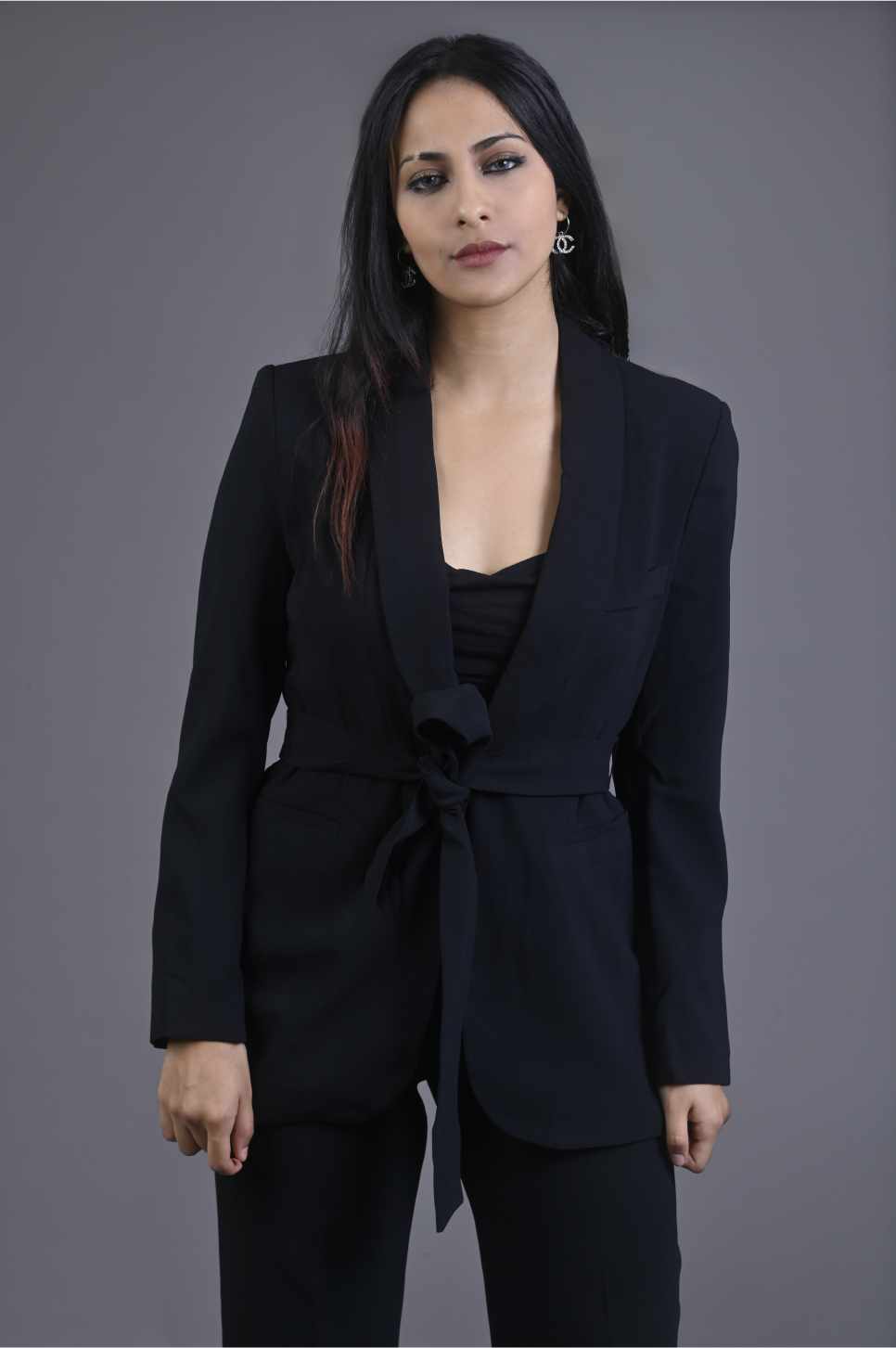 Tailleur Femme Élégant avec Ceinture
